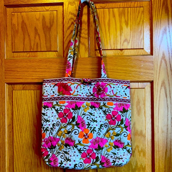 Vera Bradley Handbags - Vera Bradley Tea Garden Tote